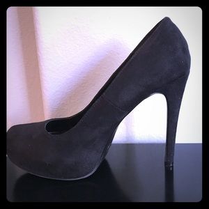 Kardashian Kollection black faux suede pumps
